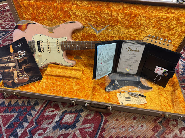 Pre-Loved Fender Custom Shop 1961 Strat Heavy Relic Shell Pink Over 3 Tone Sunburst RW Master Builder Designed by Dale Wilson #R102001