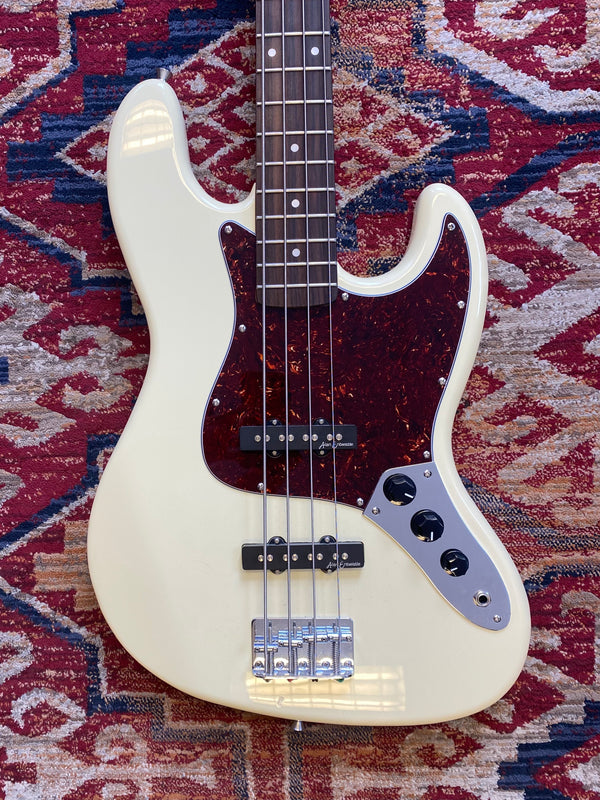 Pre-Loved Vintage V49 Coaster Series Bass