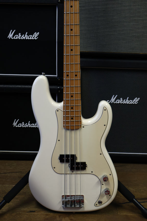 Pre-Loved Fender Precision Bass (2015) – Arctic White – MIM