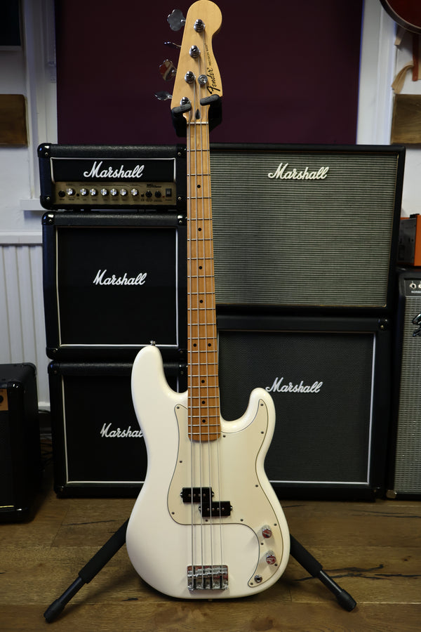 Pre-Loved Fender Precision Bass (2015) – Arctic White – MIM