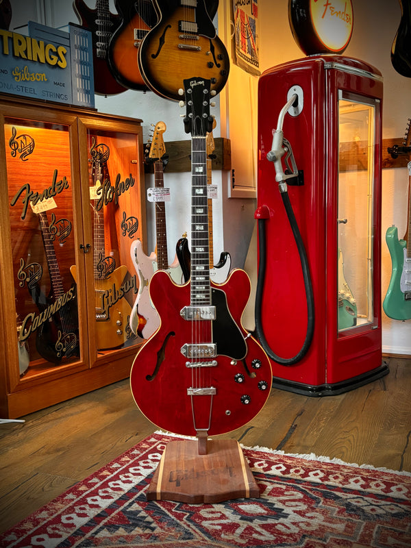 Gibson ES-330 (1967) – Cherry Red