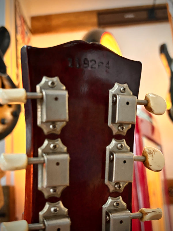 Gibson ES-330 (1967) – Cherry Red