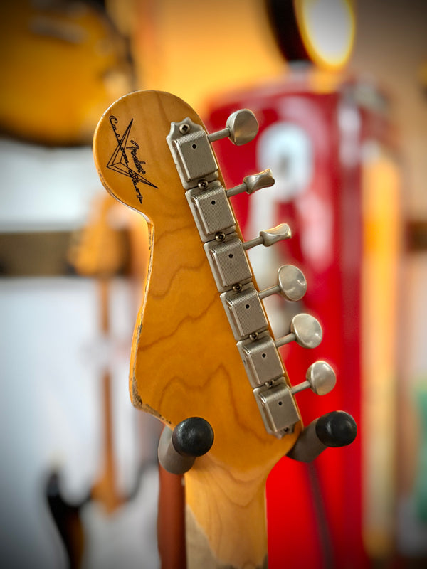 Pre-Loved Fender Custom Shop 1961 Strat Heavy Relic Shell Pink Over 3 Tone Sunburst RW Master Builder Designed by Dale Wilson #R102001