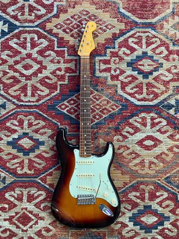 Pre-Loved Fender Player Series 60s Stratocaster - Sunburst