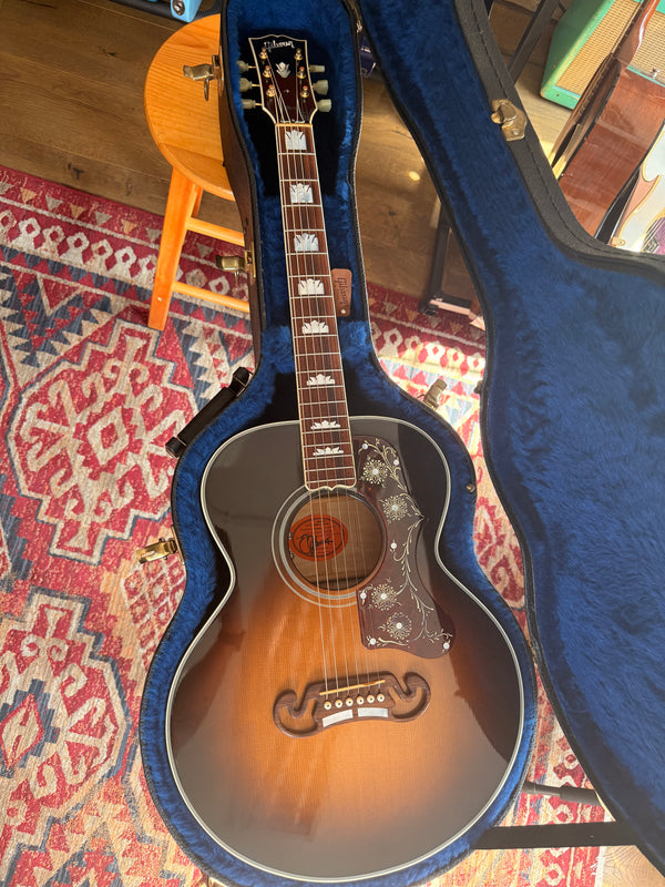 2008 Gibson L-200 Emmylou Harris Signature Mini Jumbo Acoustic Guitar Vintage Sunburst, Signed w/ Case